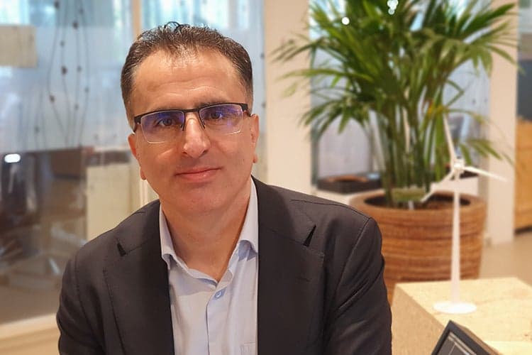 Lector Saleh Mohammadi van het nieuwe MNEXT-lectoraat Hernieuwbare Energiedrager.