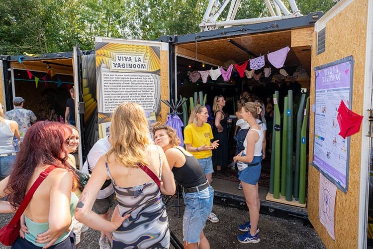 Praktijkgericht onderzoek ‘Viva la Vaginoom’, dat plaatsvond tijdens het festival Lowlands
