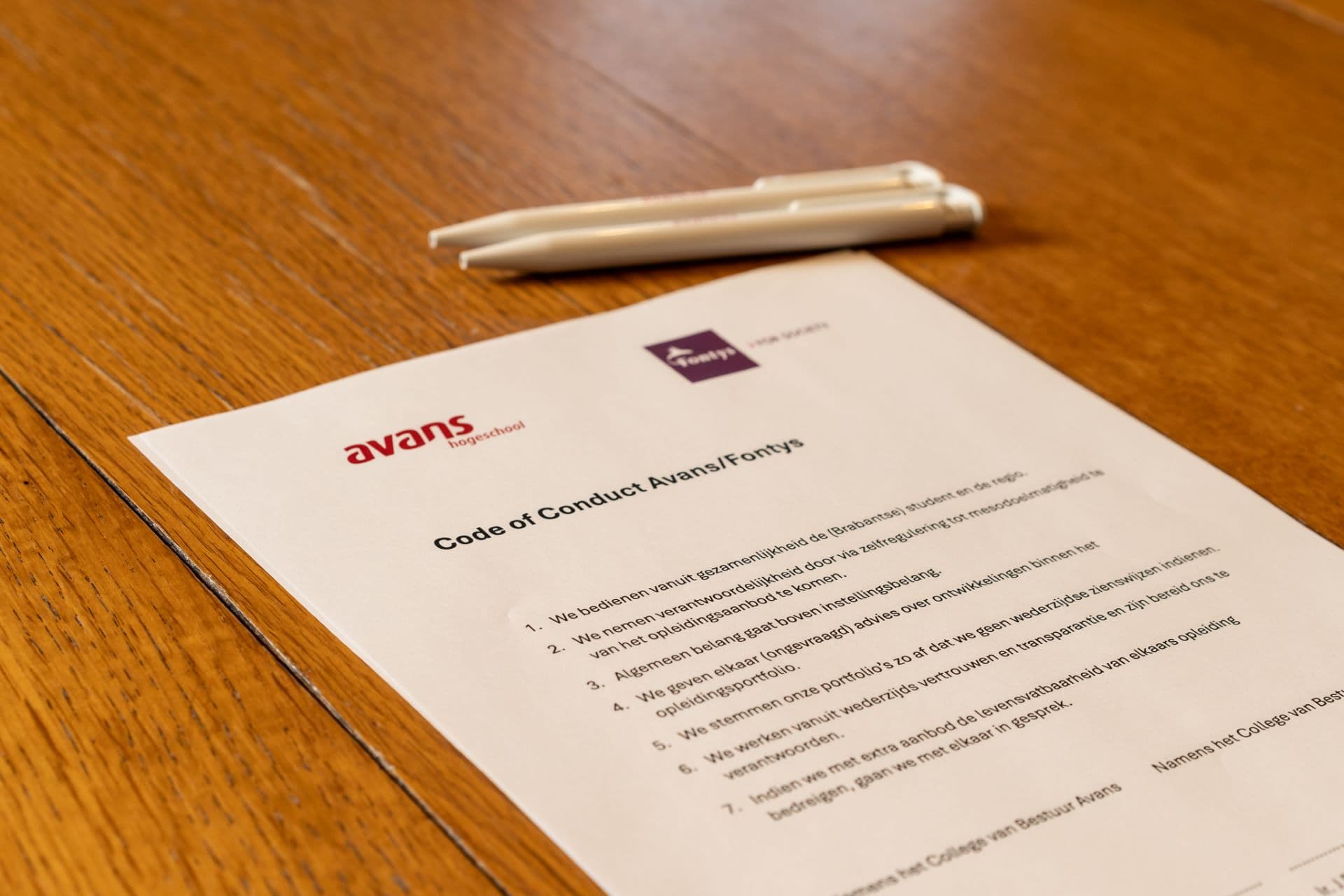Avans en Fontys ondertekenen het Code of Conduct.