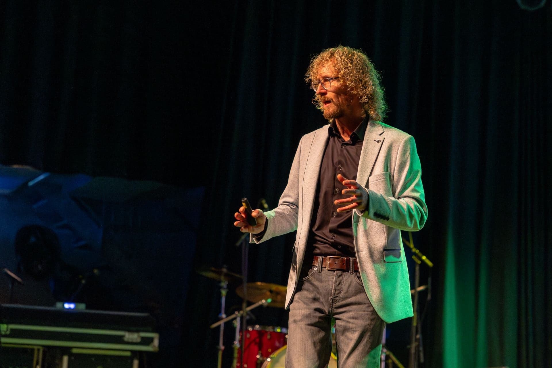 Frank Huijben, lector Biobased Bouwen bij Centre of Expertise MNEXT, tijdens zijn lectorate rede.