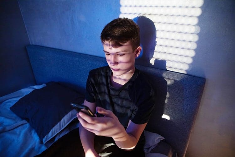 Sfeerbeeld van Hulp Online Geweld bij jongeren.