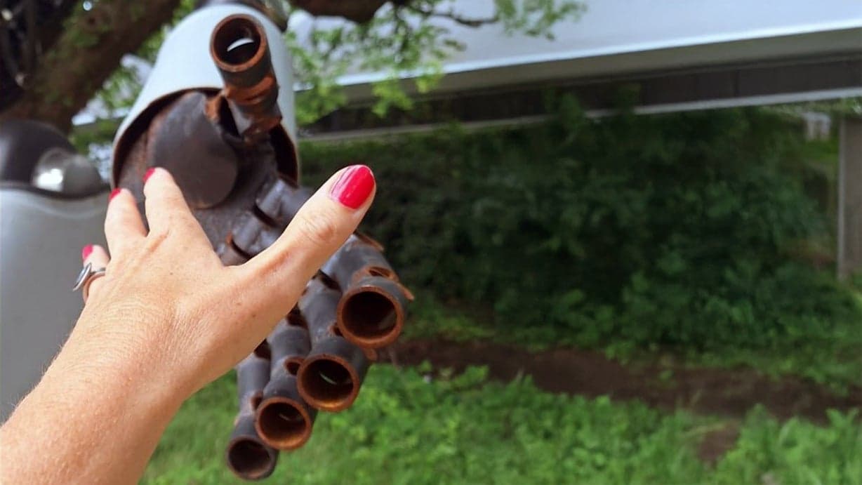 Een echte hand en een robothand