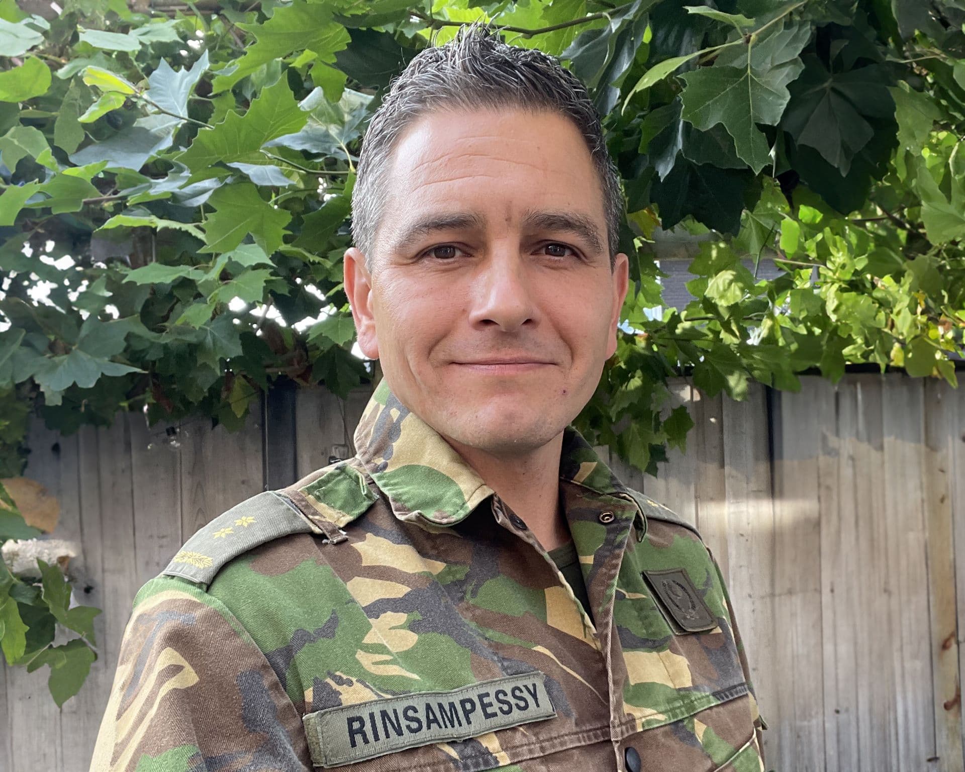 Luitenant-kolonel Bruce Rinsampessy, afdelingshoofd van het territoriaal operationeel centrum en hoofd kenniscentrum nationale inzet bij het ministerie van Defensie.