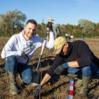 Alumni van Avans planten zo’n 5.000 bomen in Diezemonding