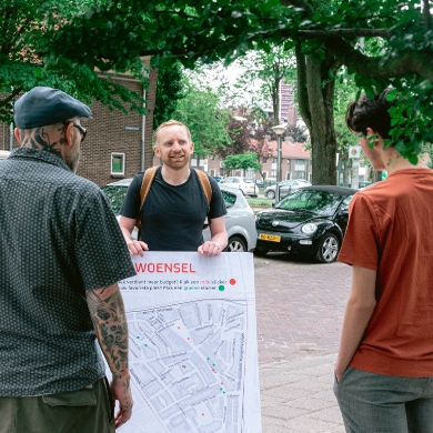 "Niet over ons, maar met ons!"