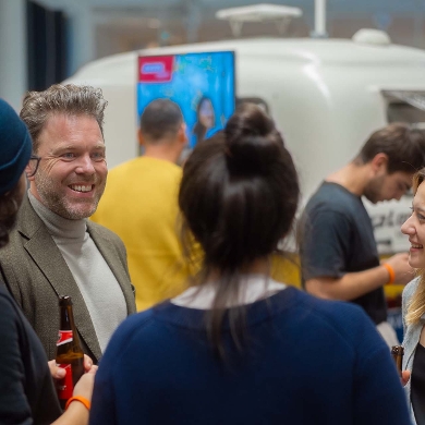 Eigen plek voor international community in OpenX