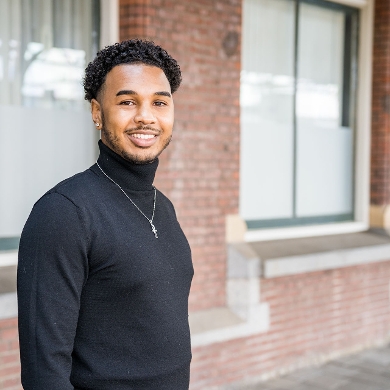Sociaal Werk Associate degree (duaal)