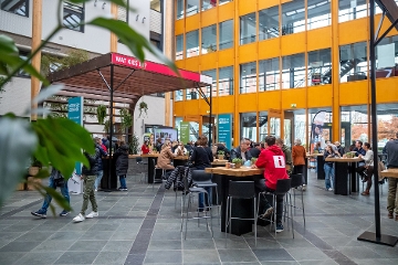Bezoek het Avansplein