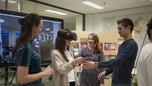 Oudergesprekken leren voeren met VR en 360 graden video's