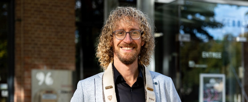 Frank Huijben met lectorale keten