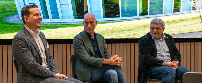 Gedeputeerde Bas Maes, wethouder Peter Bakker en wethouder Bennie Blom