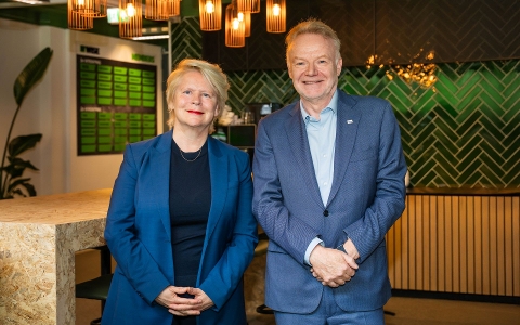 Bestuursvoorzitters Marjan Hammersma (Avans) en Rob Neutelings (Curio)