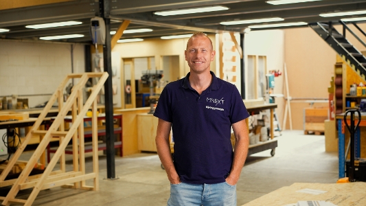 Projectleider en MNEXT-onderzoeker Jasper Sluis in het Living Green Lab